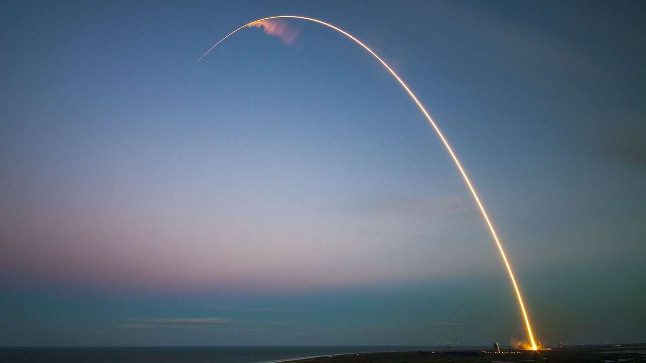 SpaceX, previsto per stanotte nuovo lancio di satelliti