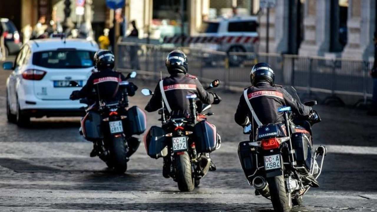 Poliziotti multati dai Carabinieri