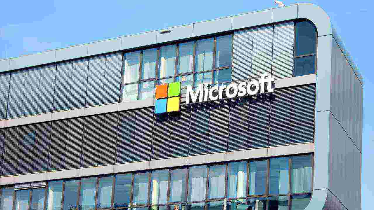 Attenzione, Microsoft manda in pensione Windows 10