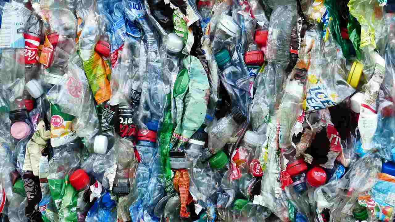 Corepla, “l'Italia è ancora indietro con il recupero della plastica”