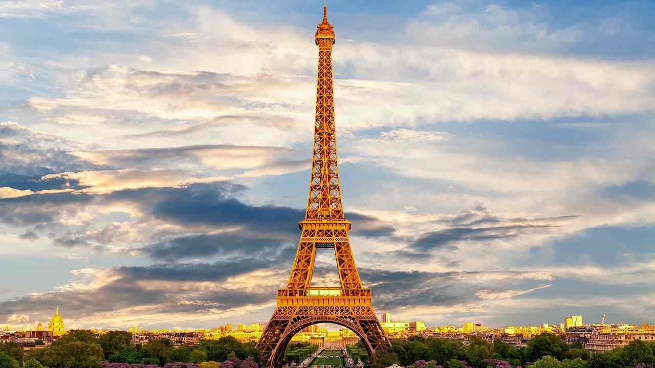 Quanto costa andare a Parigi a Ferragosto?