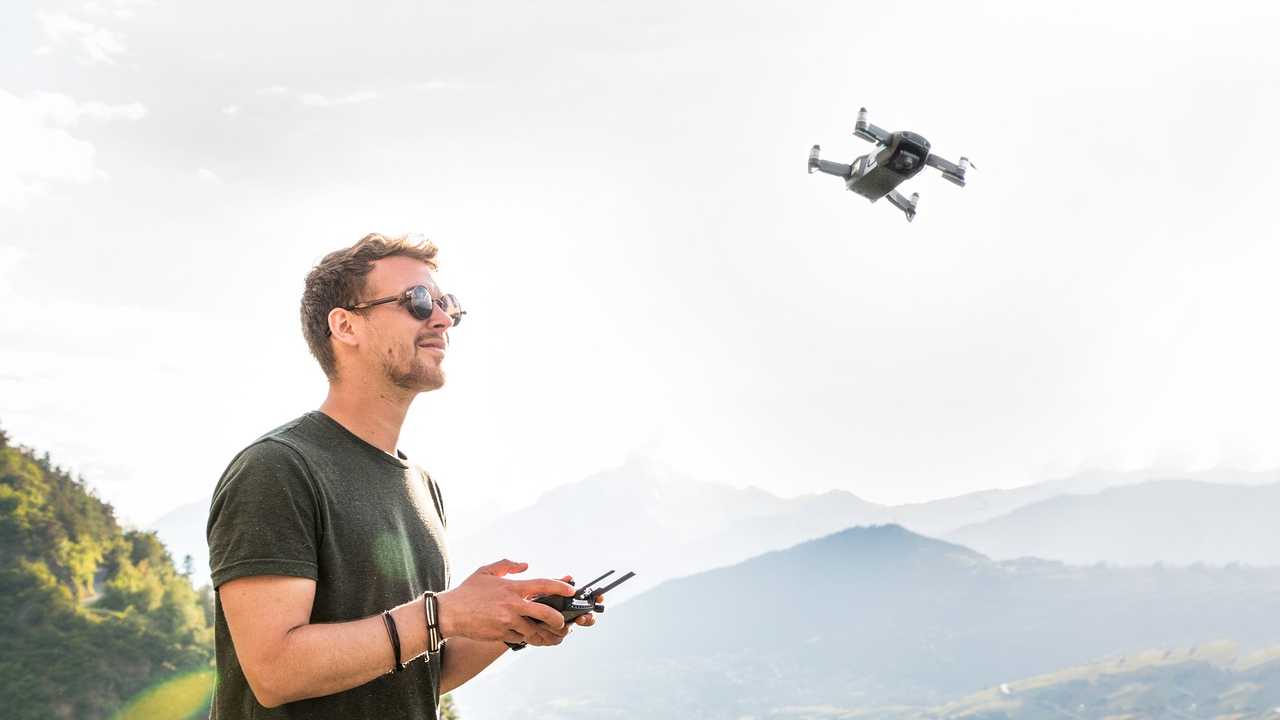 Vivo brevetta il primo smartphone con il drone dentro