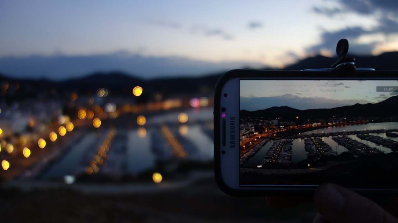 Tecnologia in vacanza, ecco i consigli per avere i dati personali al sicuro