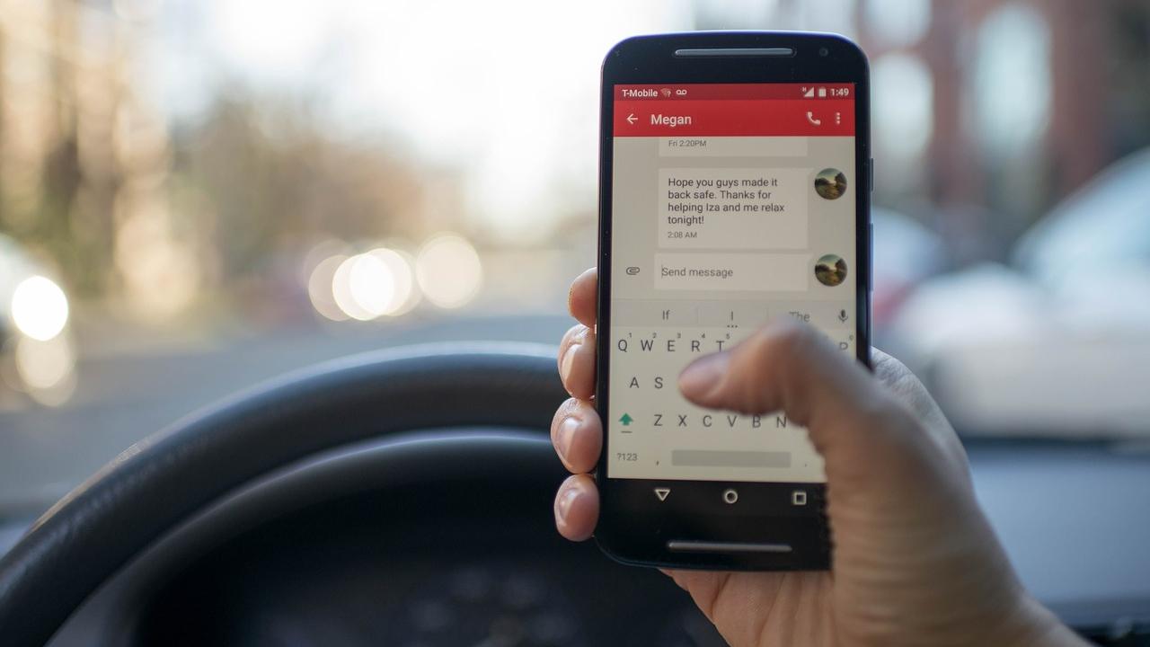 cellulare alla guida