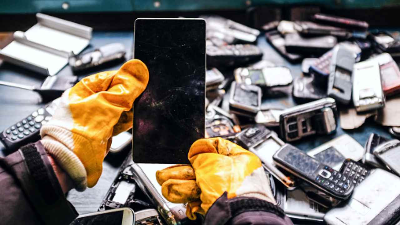 smartphone rifiuti