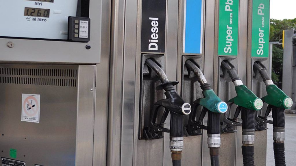 caro carburanti Caro Carburanti Benzina Diesel : Assopetroli minaccia lo sciopero