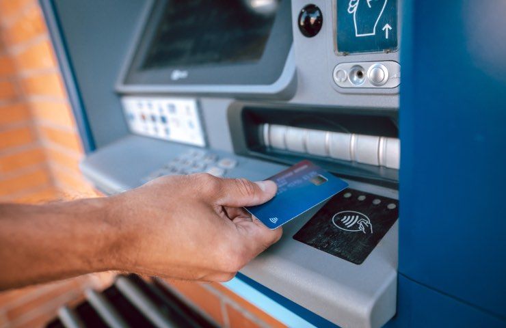 Bancomat raggiro furto