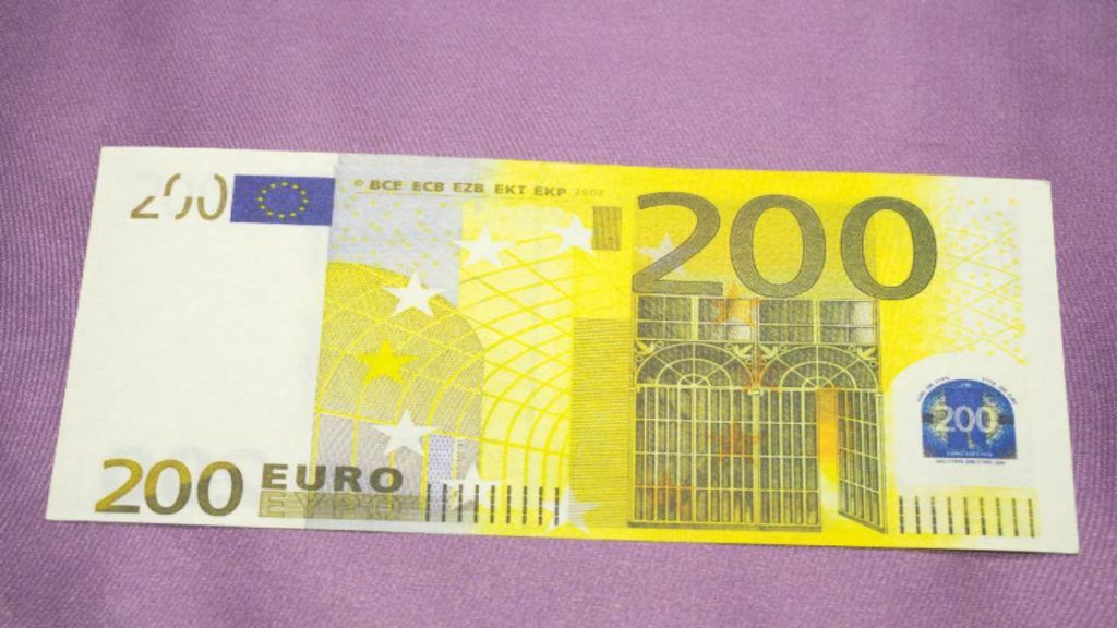 Reddito di cittadinanza: chi non avrà il bonus di 200 euro