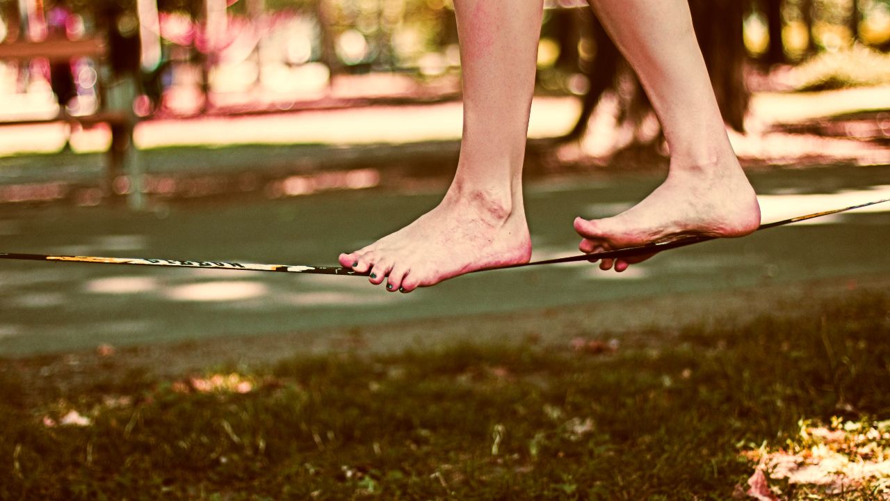 donna equilibrista Save the children