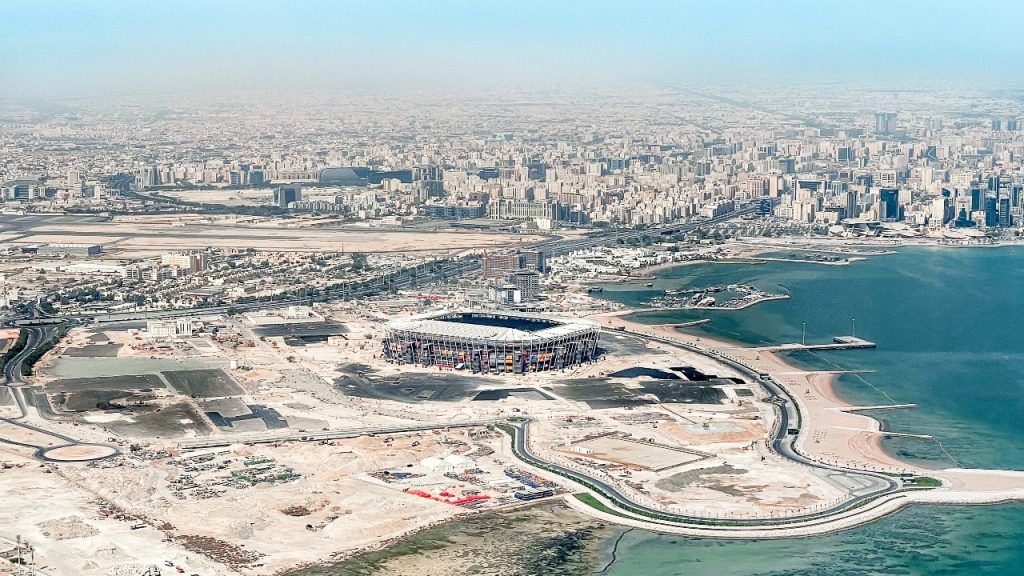 Mondiali di calcio, Amnesty International: si stanzino fondi per gli sfruttati del Qatar