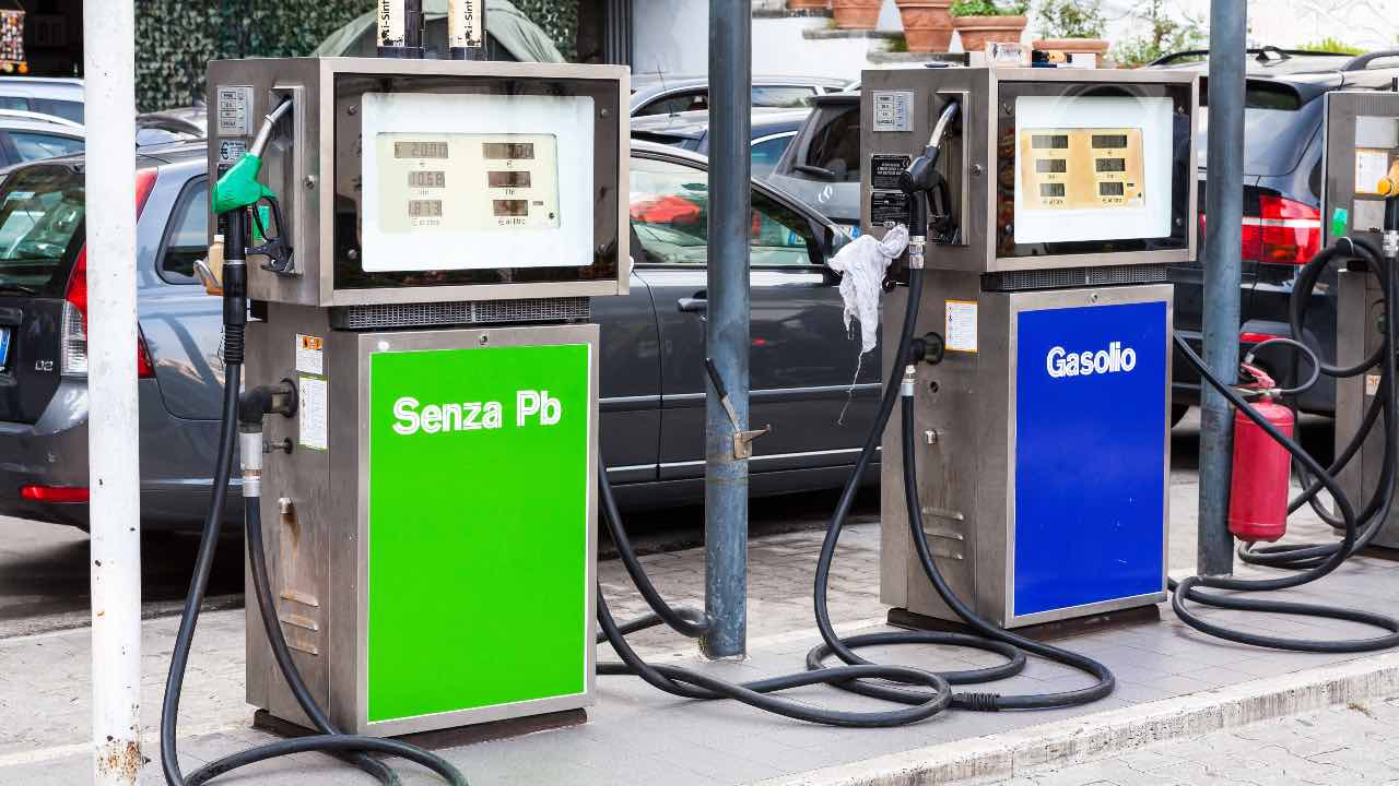 benzina, schizzano di nuovo i prezzi: dove costa di più