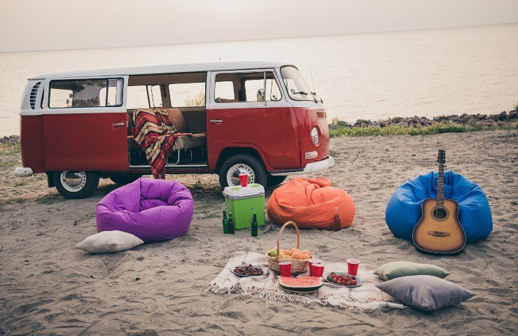 spiaggia mangiare cibo