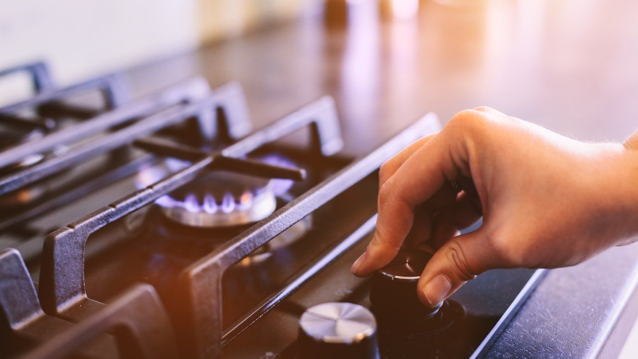 Gas, orari e dettagli: come funzionerebbe il coprifuoco