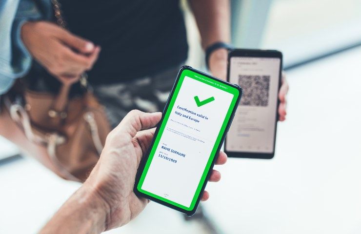 Ingresso in piscina, servirà il green pass quest'estate?