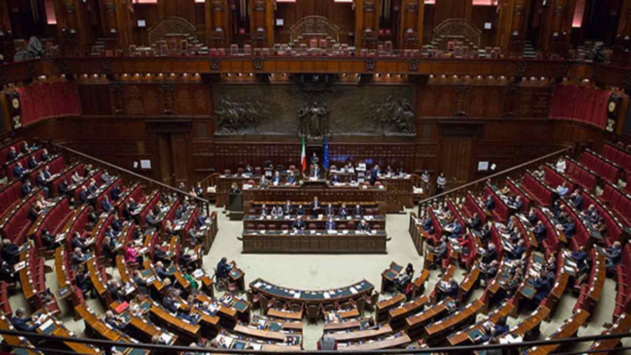 Parlamento italiano voto