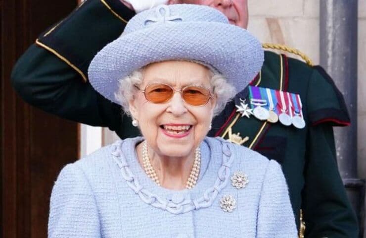 Regina Elisabetta lotta contro gli sprechi