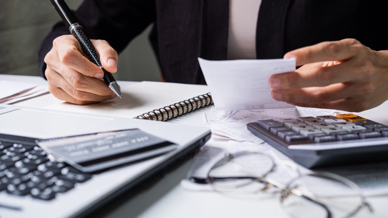 Cartelle esattoriali, cosa possono pignorare senza soldi o immobili