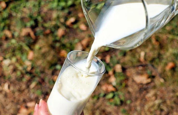 latte aumento prezzi