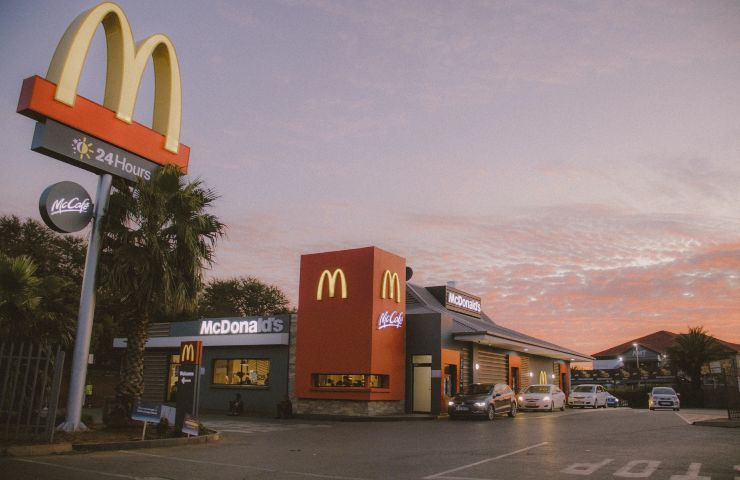 mc donalds burger king crudeltà polli