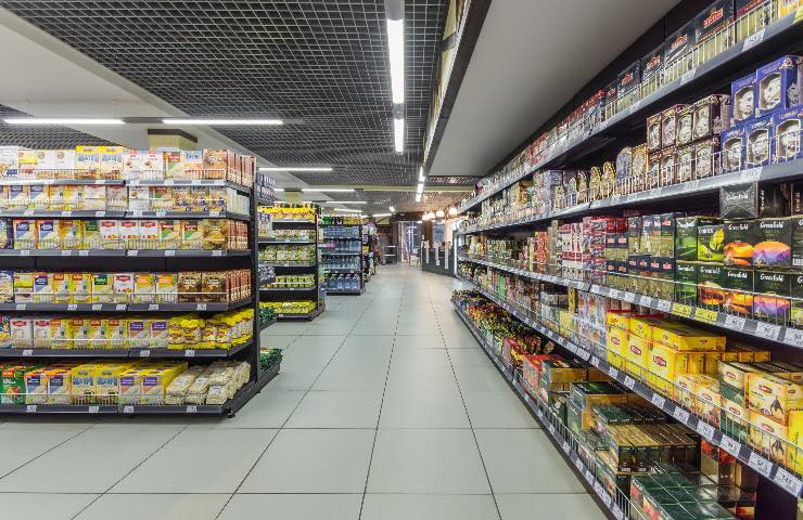 Supermercati, quali prodotti non hanno scadenza