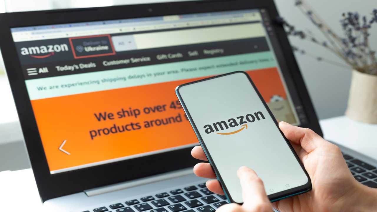 Quando il rimborso da Amazon non arriva: si torna nei negozi