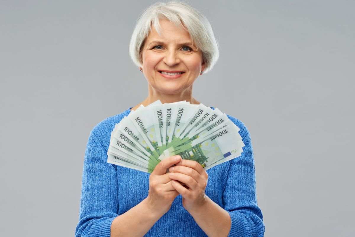 donna denaro contante