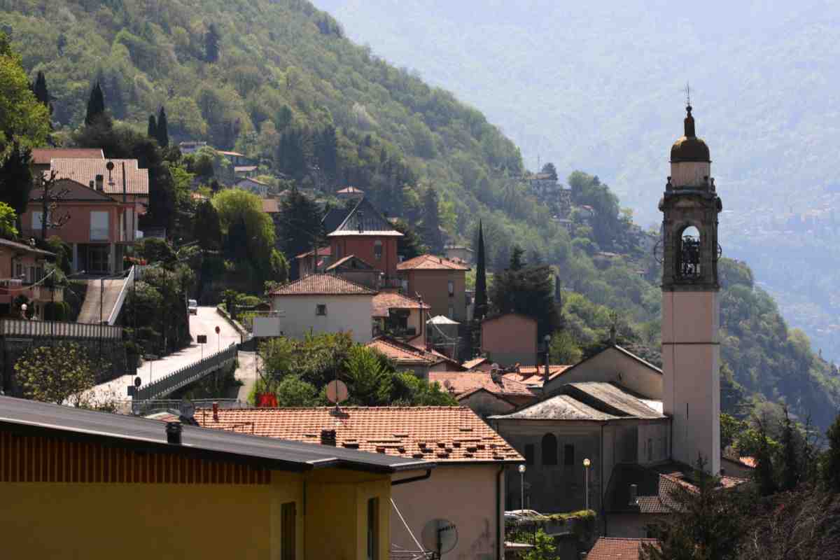 vista di un borgo montano