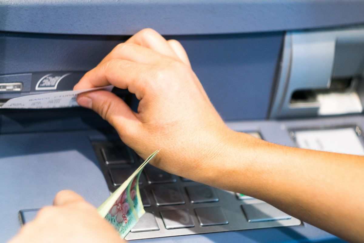 prelevare al bancomat