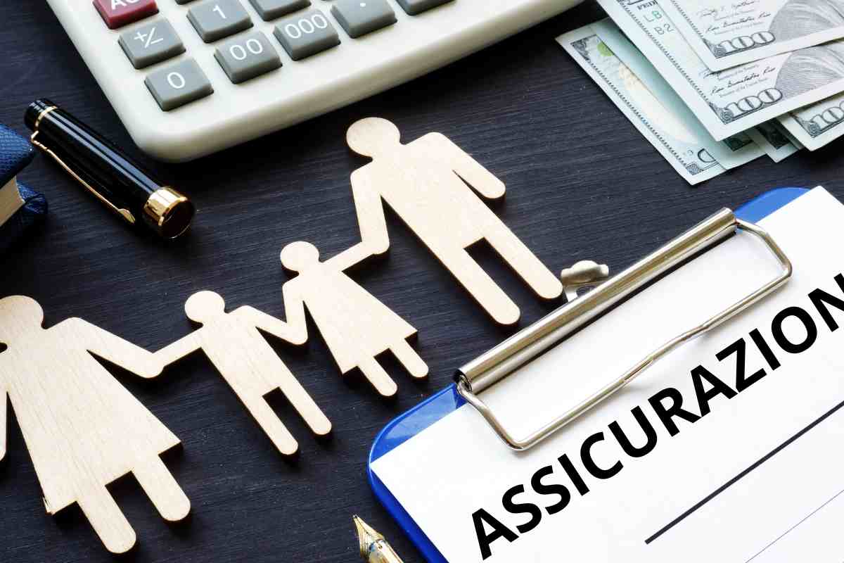 concetto assicurazione e documenti