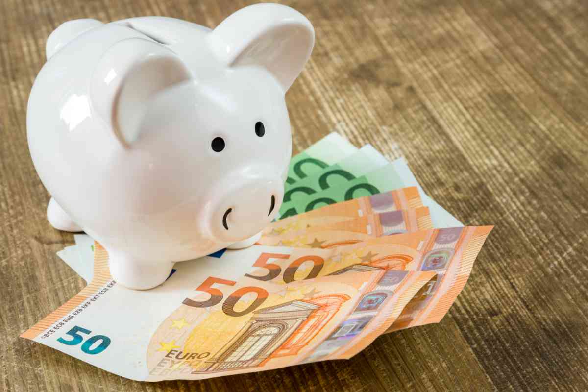 salvadanaio banconote