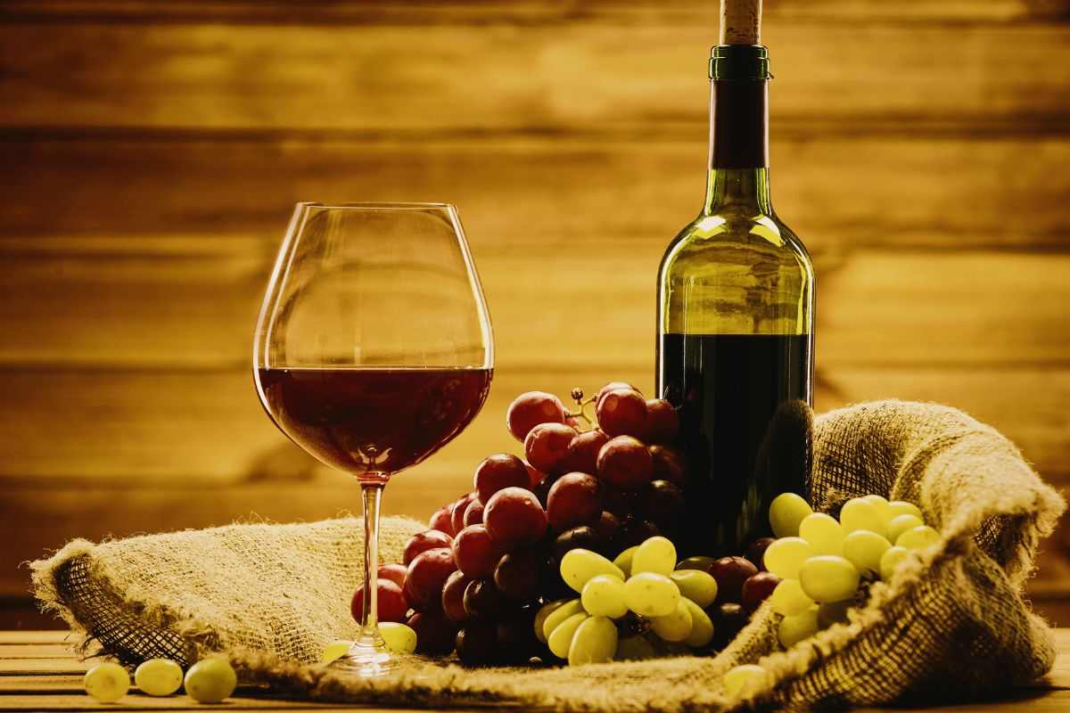 bottiglia di vino e calice